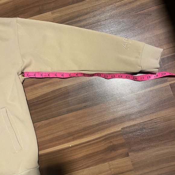 ❄️TAKE 50% OFF LIST PRICE❄️ 🌟HOST PICK🌟 Arro Athletics hoodie - Picture 9 of 12